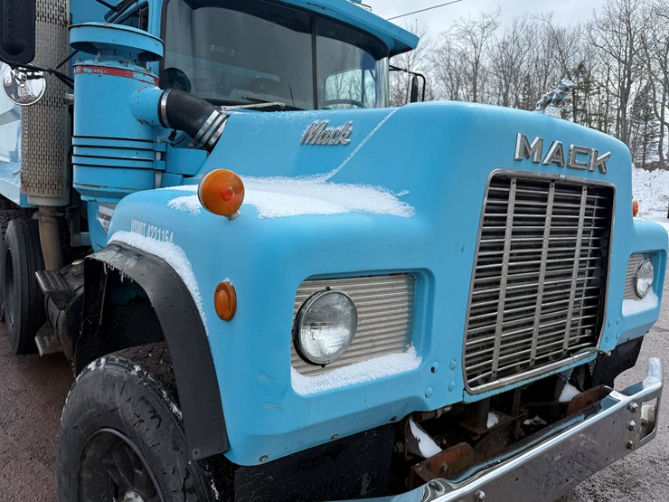 #1056-•-1989-mack-quad-axle-dump-truck-image-19
