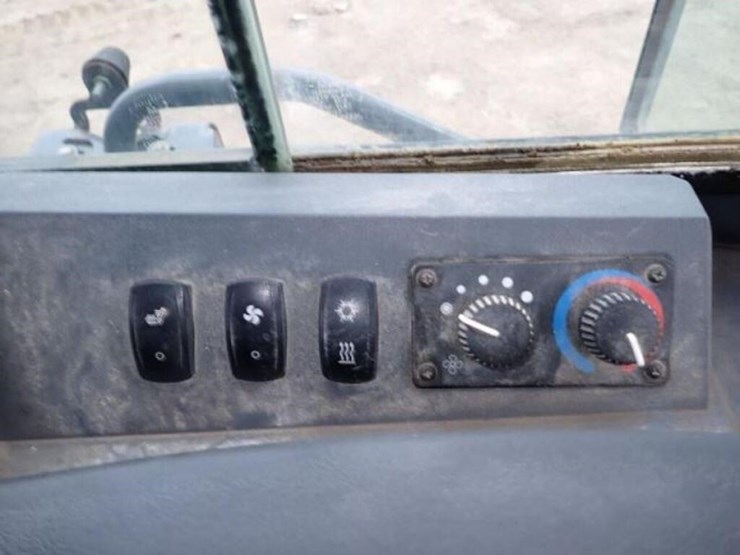 2018-deere-450k-image-15