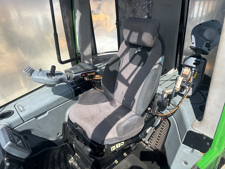 deere-1110e-image-74