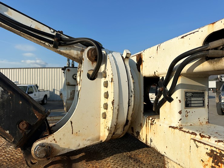 freightliner-fl70-image-45