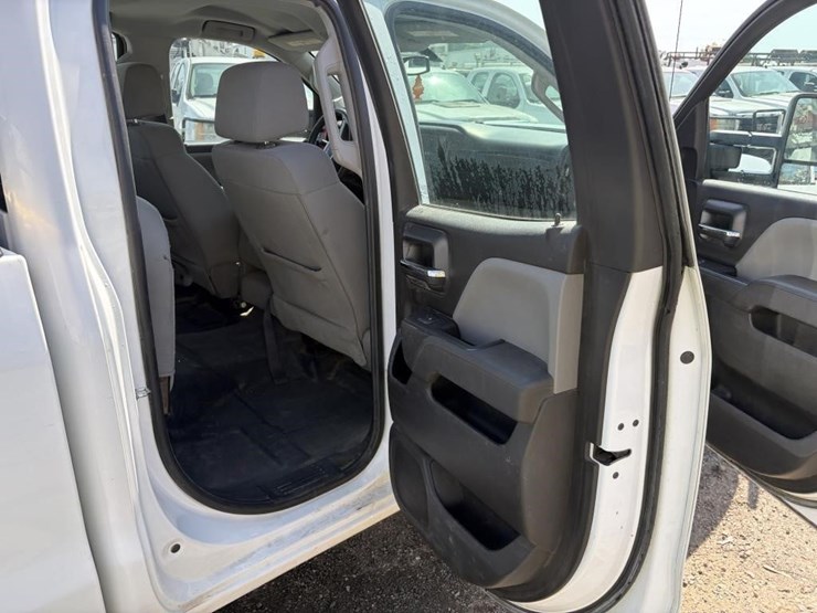 2017-gmc-sierra-3500-image-12