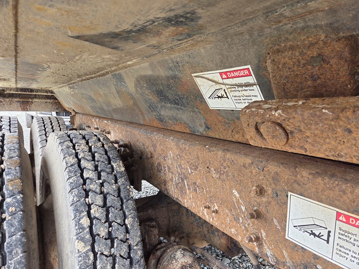 1999-caterpillar-3126-image-31