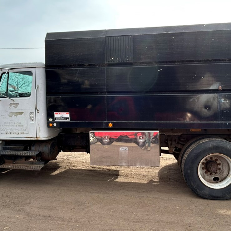 1996 INTERNATIONAL 4700