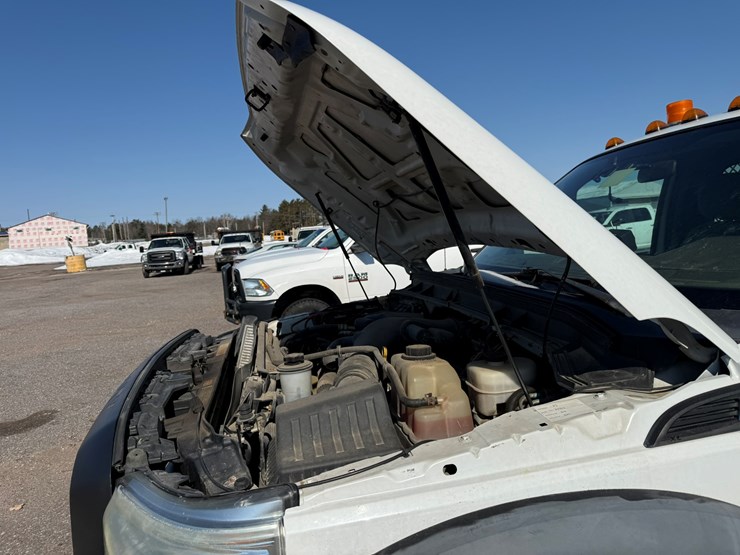 2011-ford-f550-xl-image-9