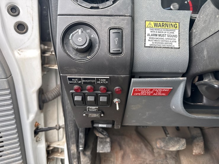 2015-ford-f550-image-57