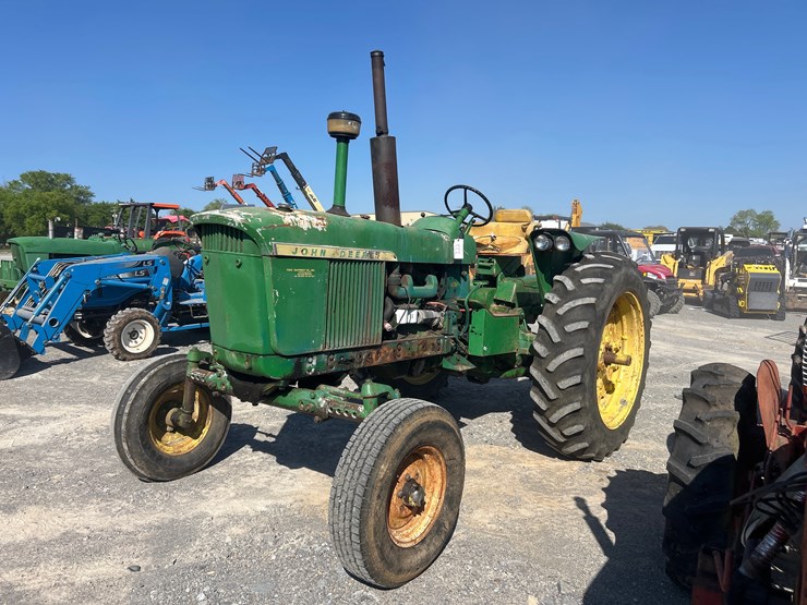 john-deere-3020-image-1