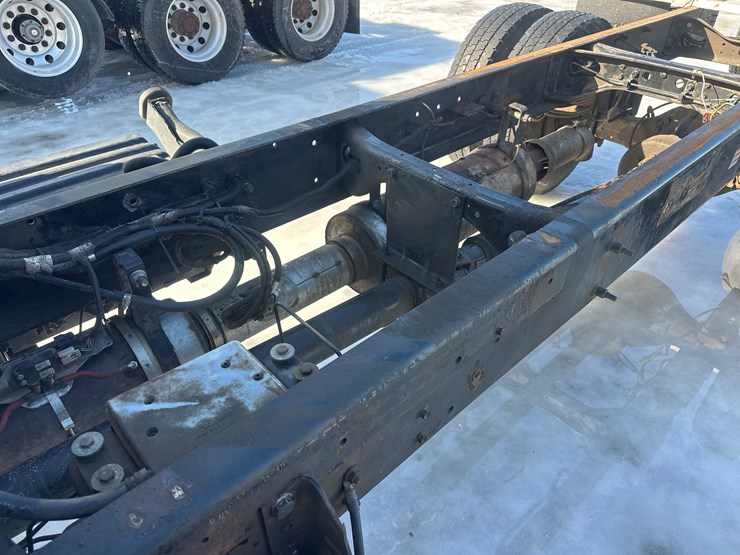 2012-ford-f650-image-17