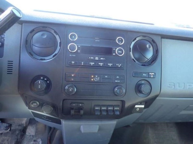 2016-ford-f350-xlt-image-16