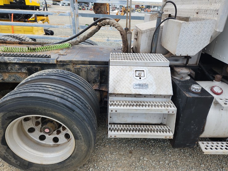 2006-kenworth-t800-image-14