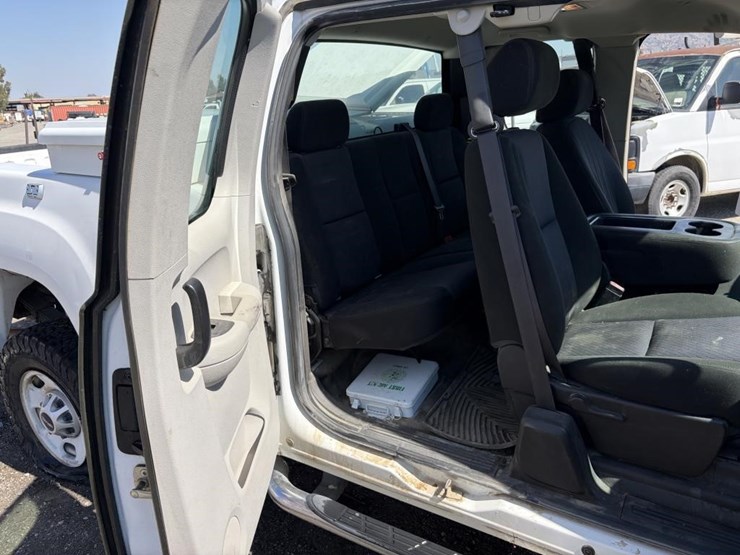 2012-gmc-sierra-2500-image-10