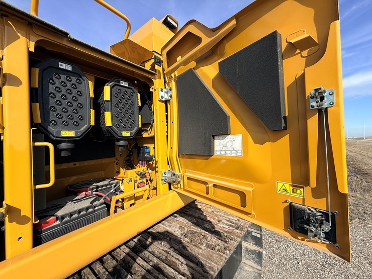 #1968-•-caterpillar-excavator-image-33