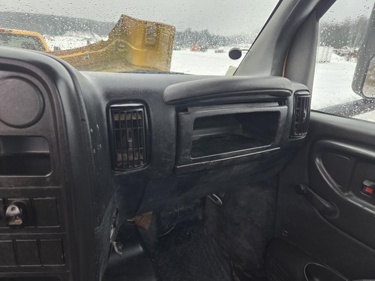 2005-massey-ferguson-8-image-45