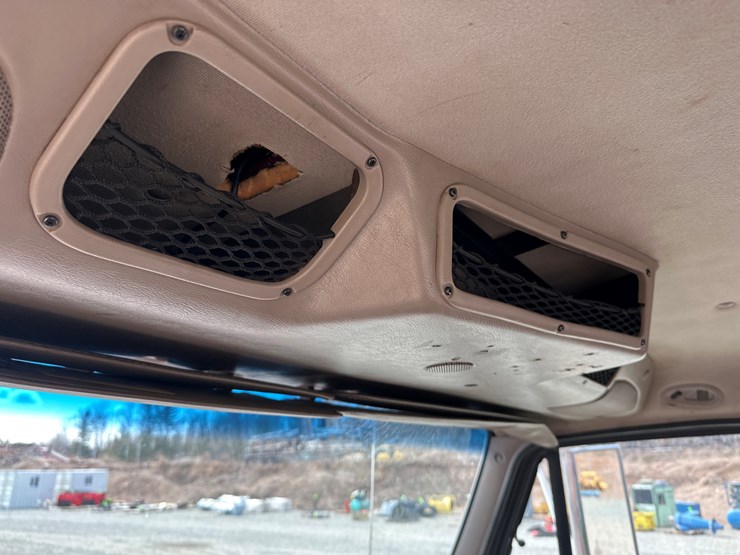 2001-caterpillar-c15-image-46