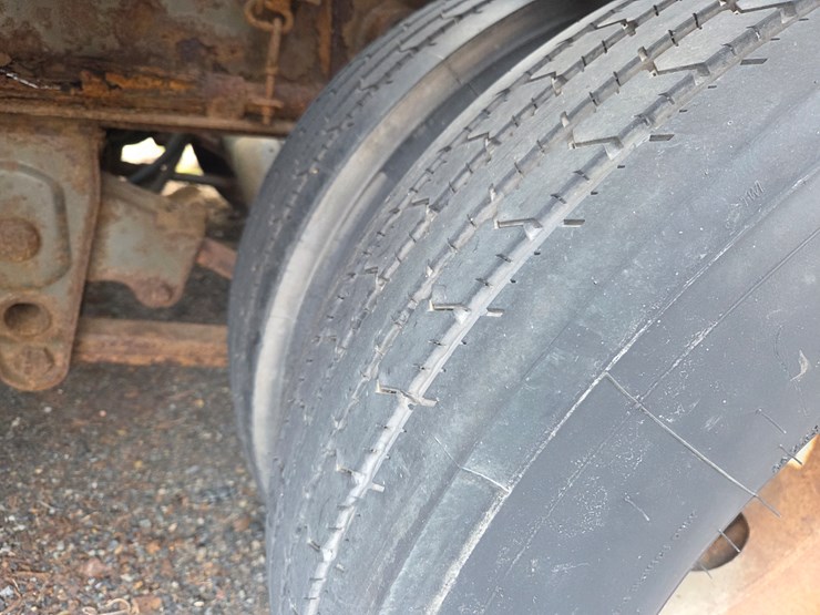 #2358-•-2006-iron-steer-8r20hdi-roll-off-trailer-image-29