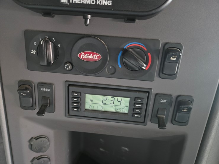 peterbilt-579-image-87