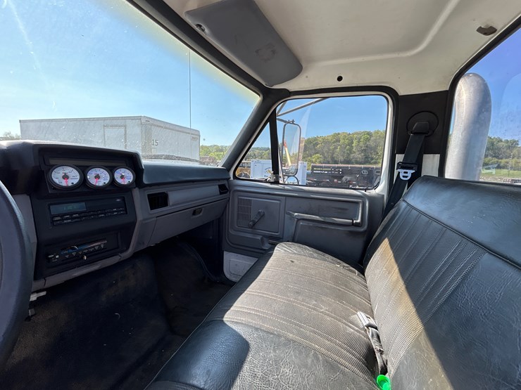 1996-ford-f800-image-9