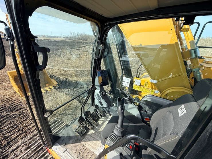 #1968-•-caterpillar-excavator-image-55