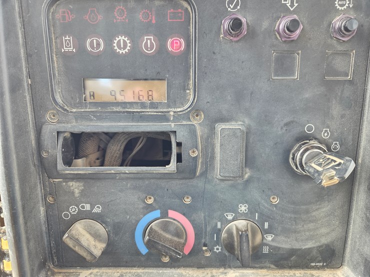 caterpillar-d6n-xl-image-42