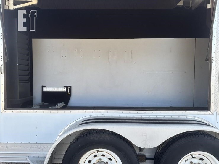 voltage-regulator-power-controls-enclosed-trailer-image-6