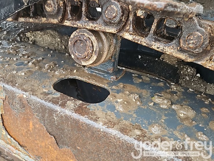 2020-deere-85g-image-10