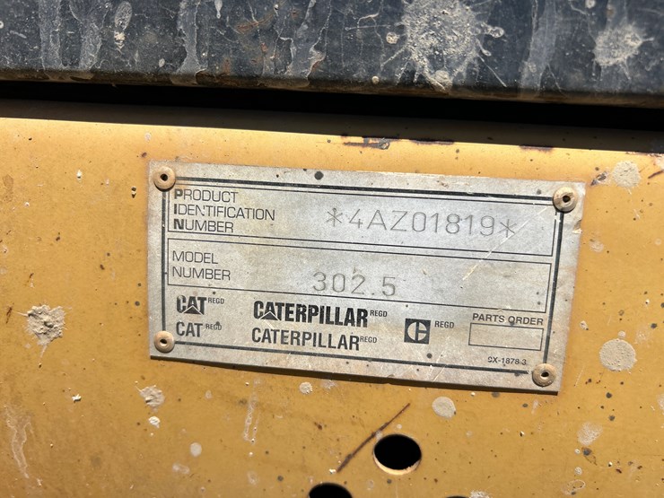 caterpillar-302.5-image-12