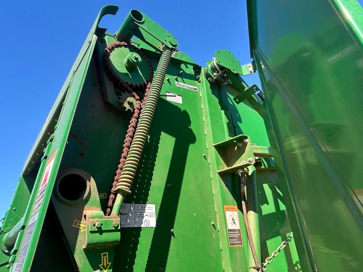 john-deere-569-image-17