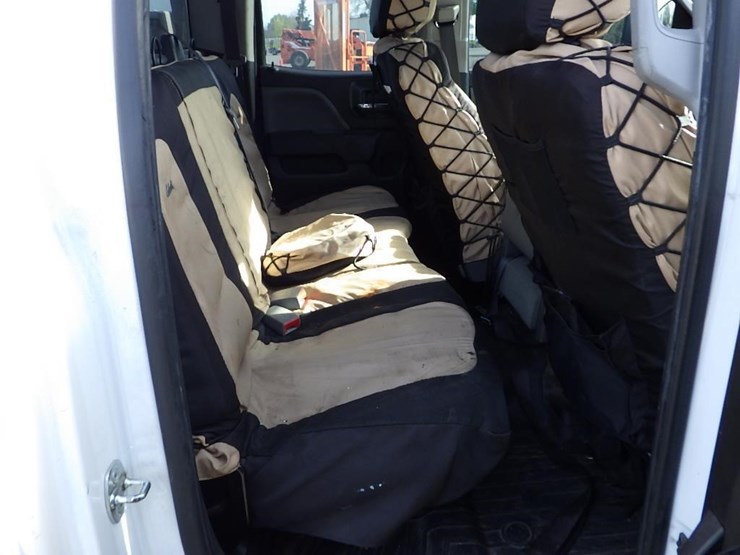 2017-chevrolet-2500hd-image-22