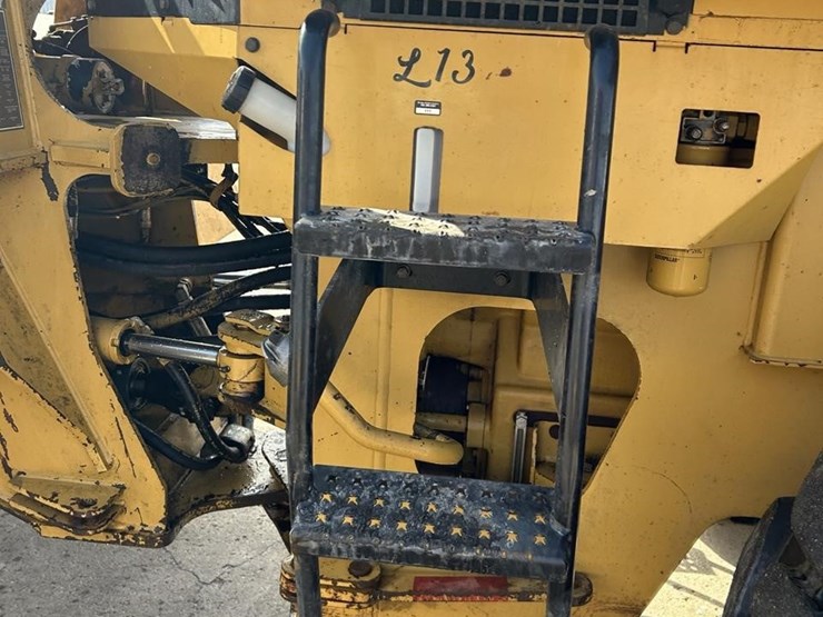 2000-caterpillar-938g-image-31