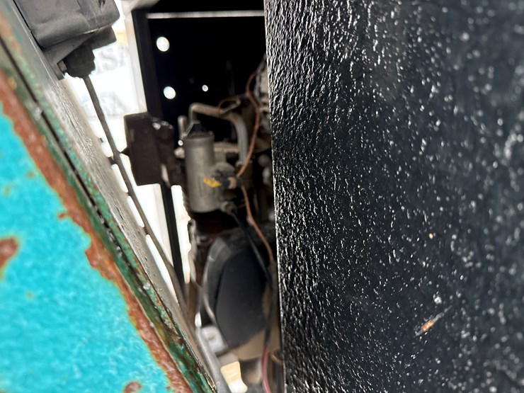 massey-ferguson-8-image-24