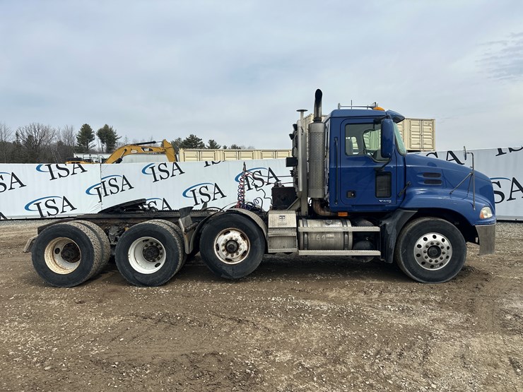 2007-massey-ferguson-8-image-6