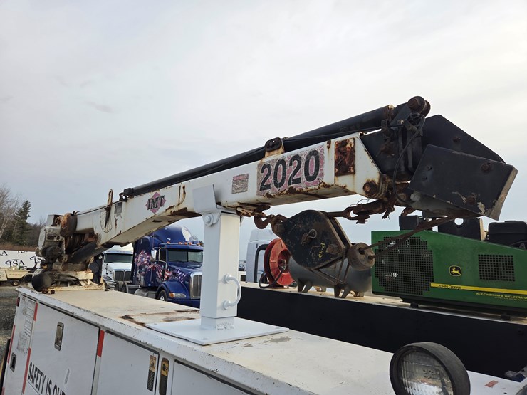 2018-ford-f550-xl-image-32