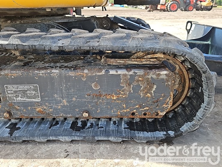 2022-deere-35g-image-11