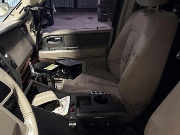 2014-ford-expedition-image-23