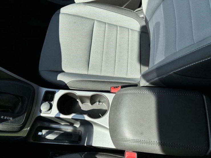 2015-ford-escape-se-image-18