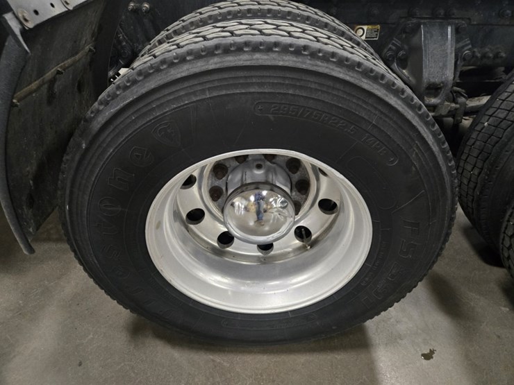 2015-kenworth-t680-image-80