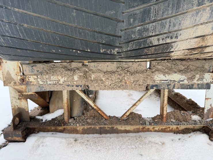 #2210-•-fabtek-14'x96"x128"-feeder-bin-image-21