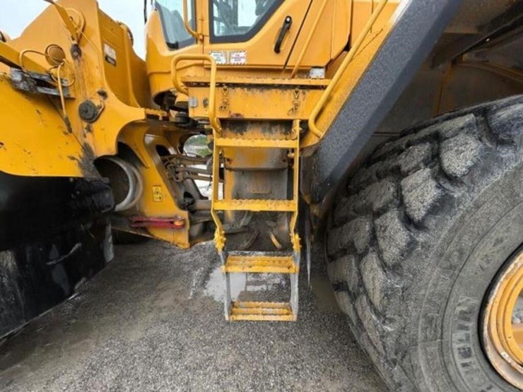 2012-volvo-l220g-image-36