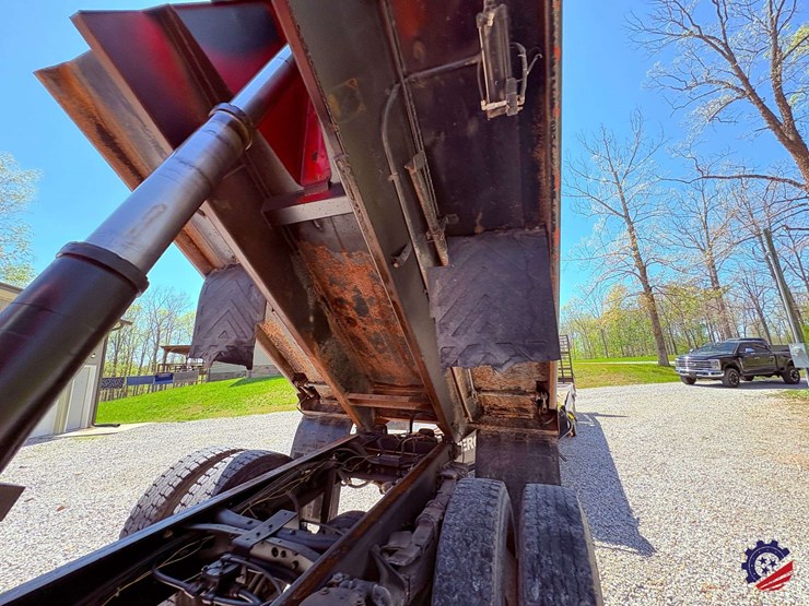 2007-international-7400-image-59