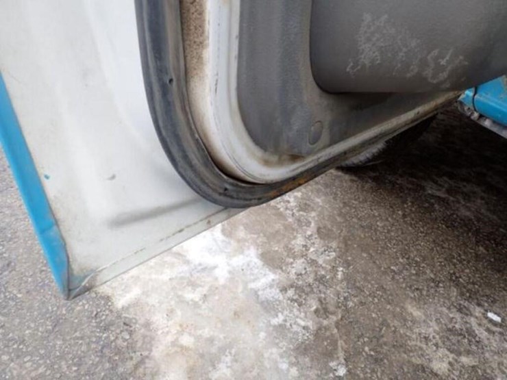 2009-ford-e450-image-22