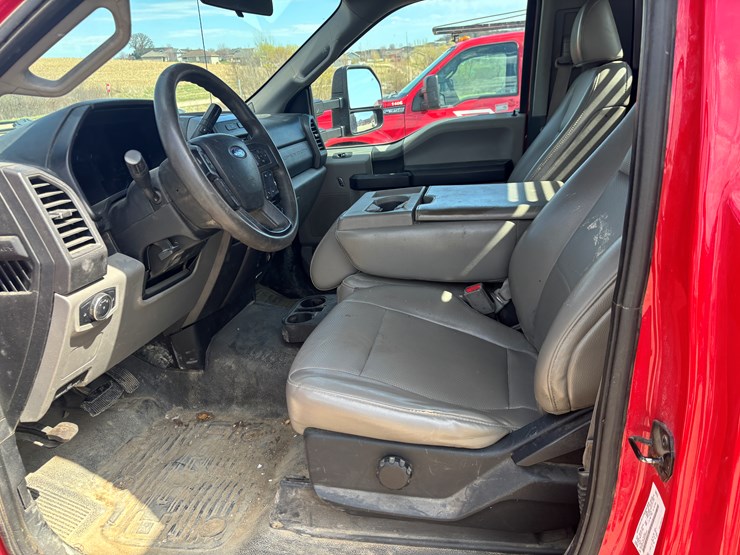 2017-ford-f350-image-32