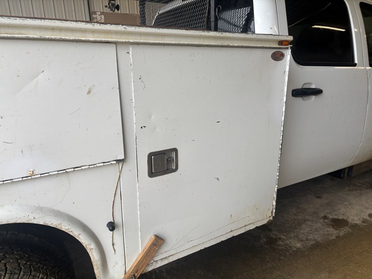 2013-chevrolet-3500-image-55