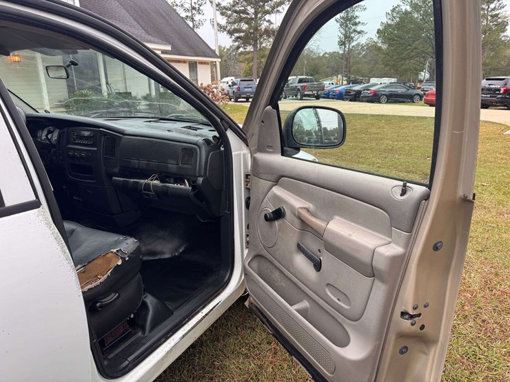 2004-dodge-ram-2500-image-15