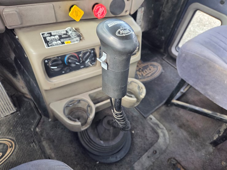 2007-massey-ferguson-8-image-44