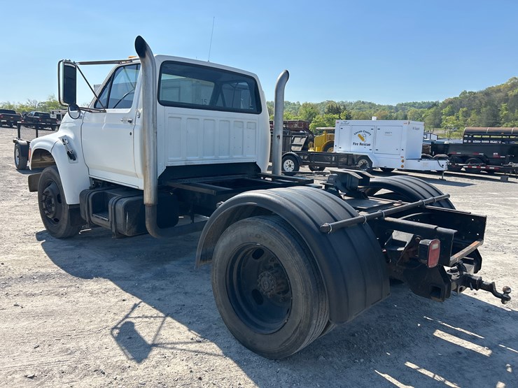 1996-ford-f800-image-6