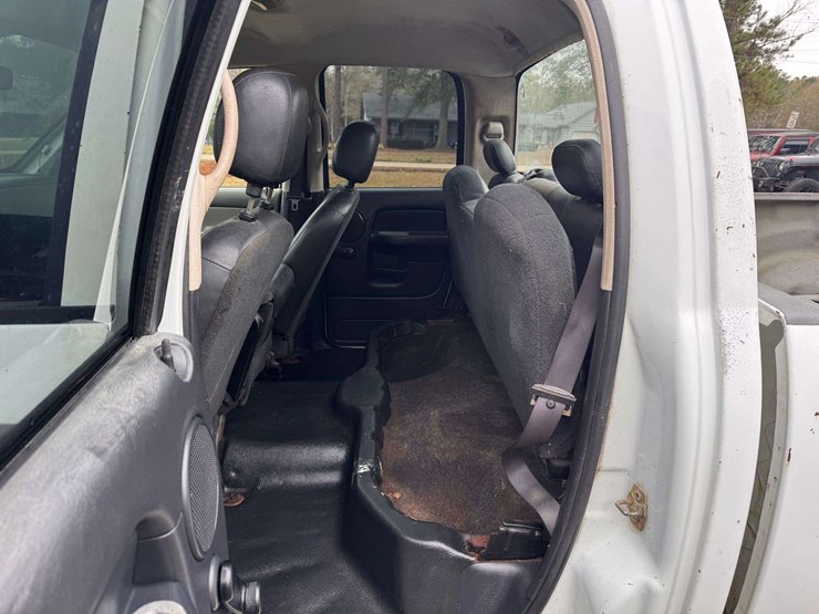 2004-dodge-ram-2500-image-17