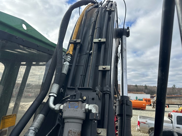 2016-deere-2154d-image-21