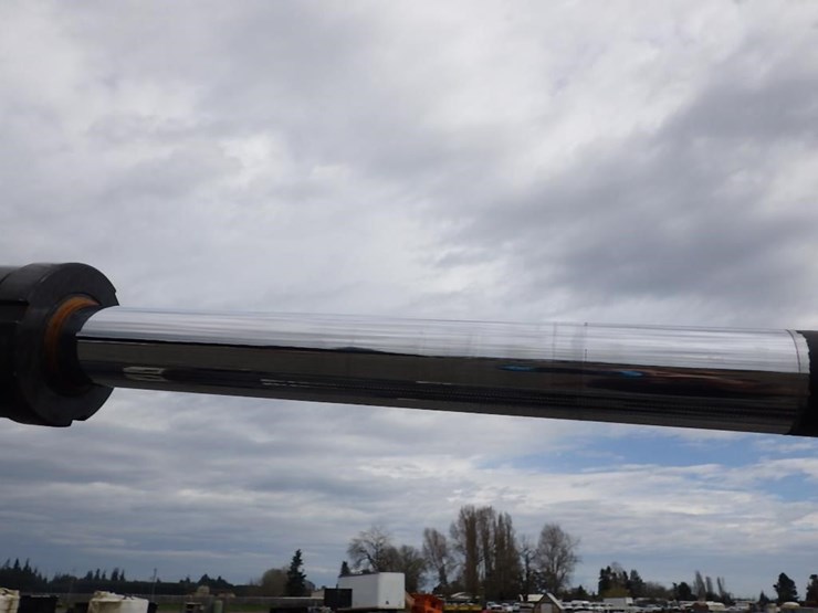 2020-deere-26g-image-28