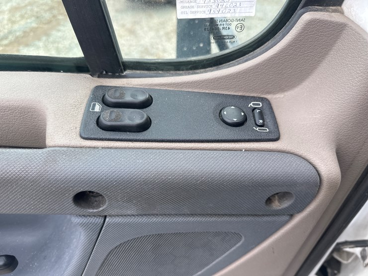 2017-massey-ferguson-8-image-31