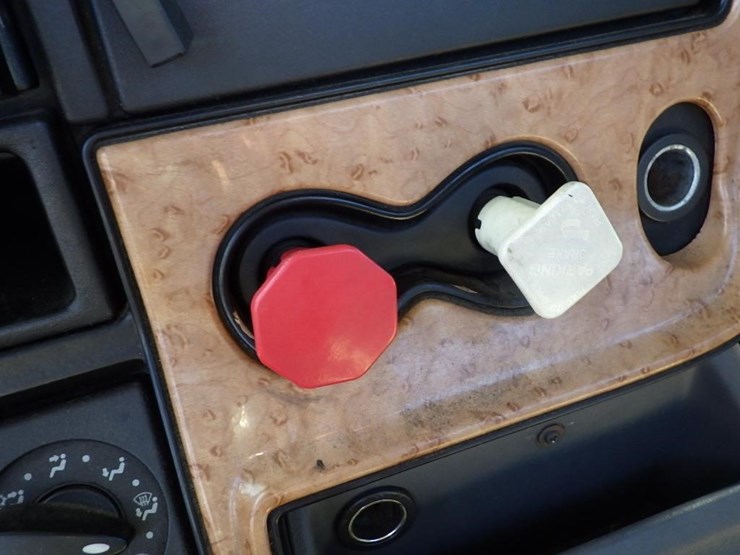 2012-international-prostar-image-39