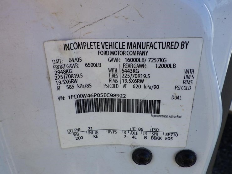 2005-ford-f450-image-34